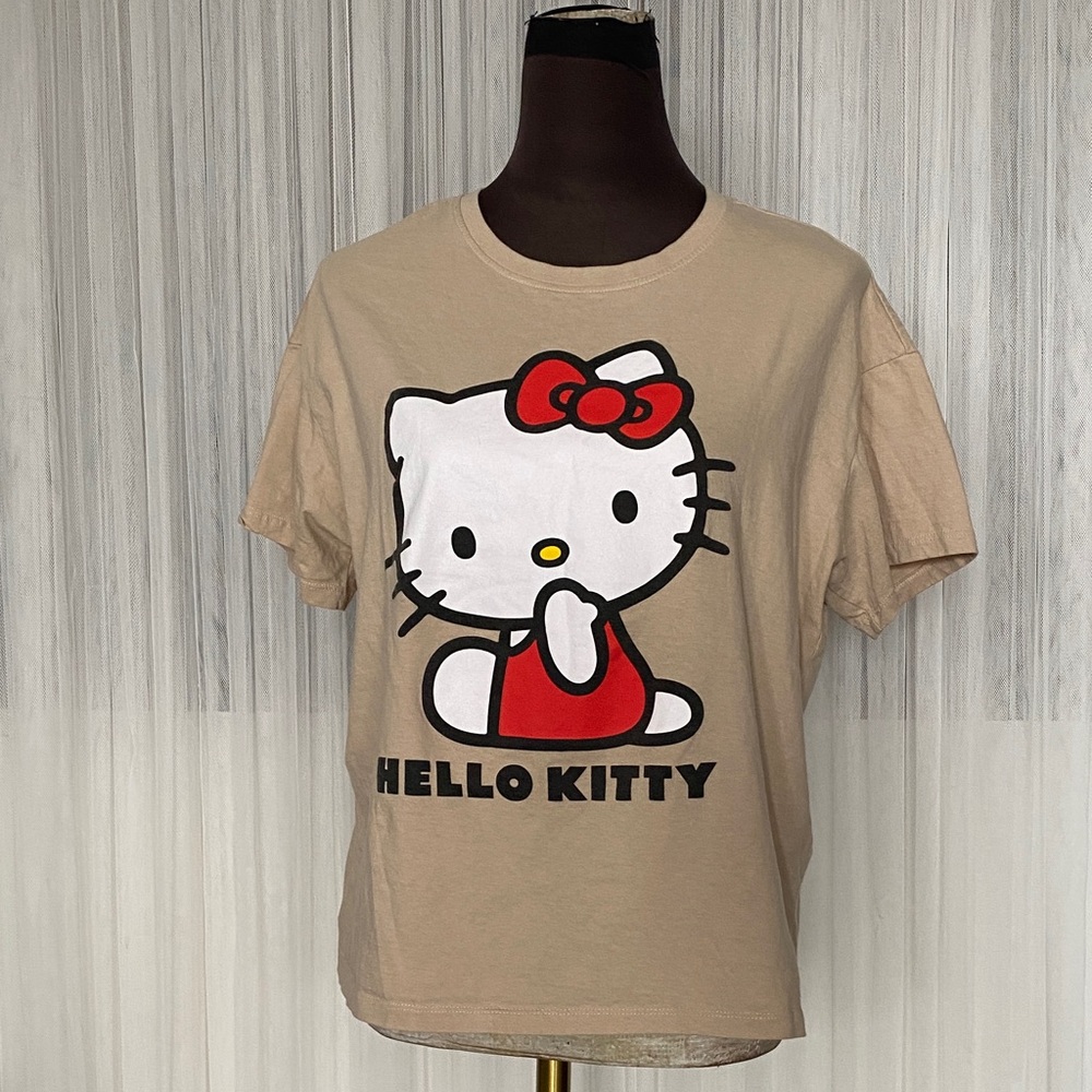 Hello Kitty Beige Short Sleeve Tee by Sanrio For Streetwear Society Size M